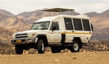 Toyota Landcruiser 9 Sitzer- Dusty Trails Safaris Namibia & Dusty Car Hire Namibia