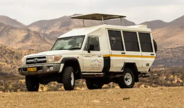 Toyota Landcruiser 9 seater - Dusty Trails Safaris Namibia & Dusty Car Hire Namibia