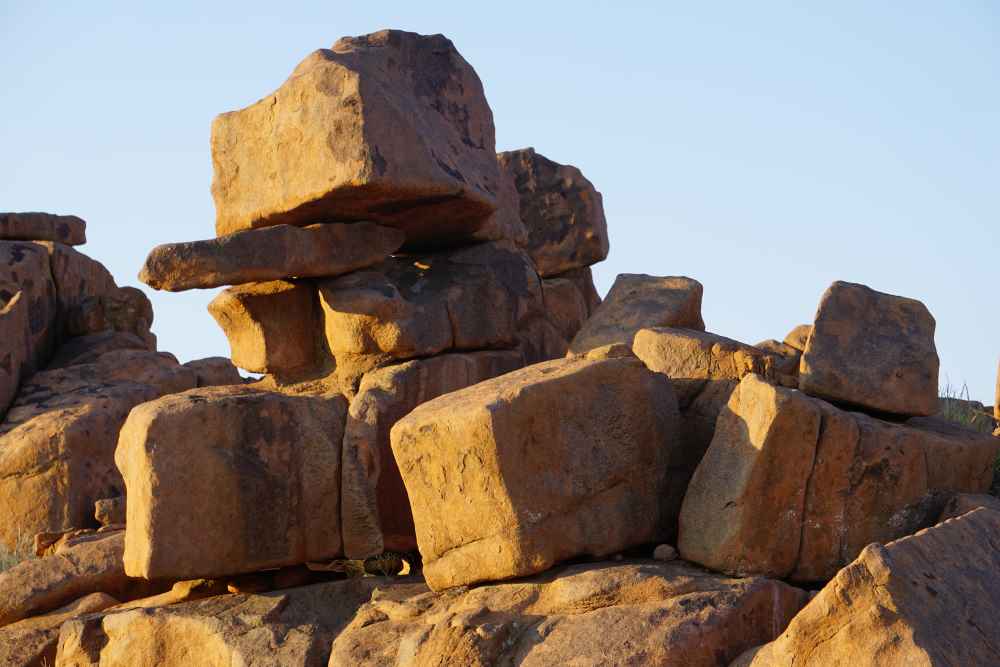 Dolorit-Felsformationen am Spielplatz der Riesen - Dusty Trails Safaris Namibia &amp; Dusty Car Hire Namibia